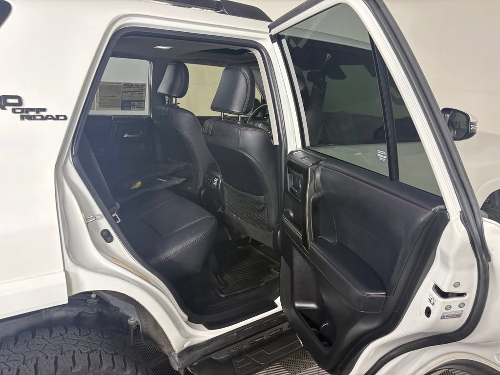Used 2020 Toyota 4Runner TRD Off-Road Premium w/ Moonroof Package AWD/4WD image 32