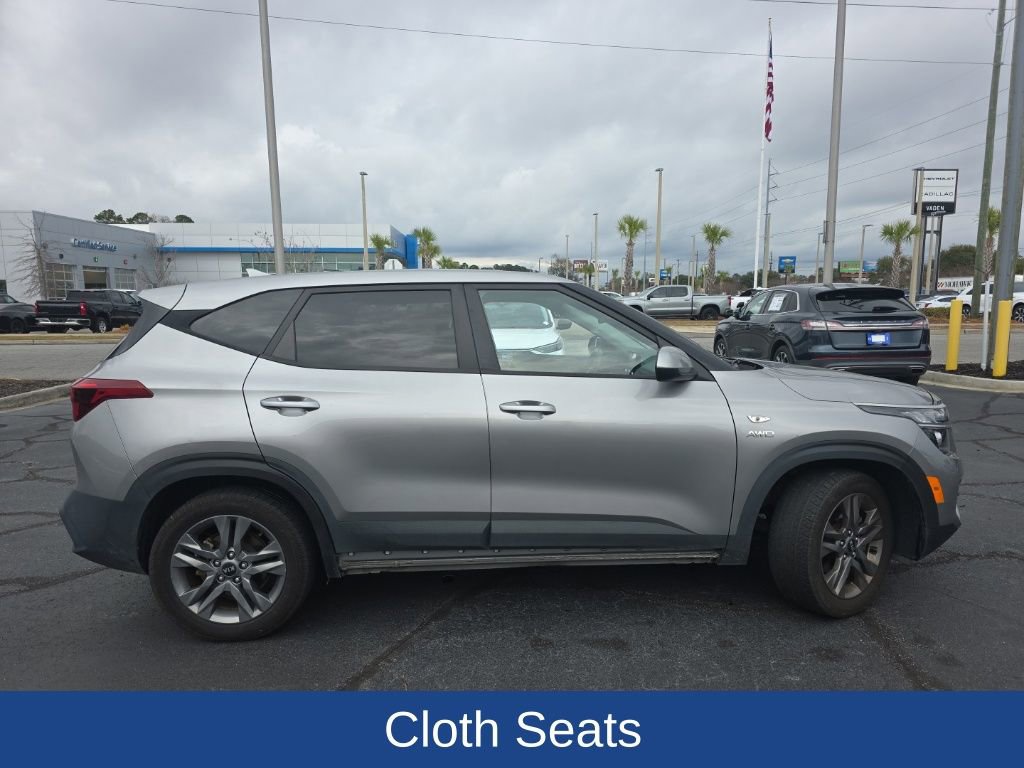 Used 2021 Kia Seltos LX image 2