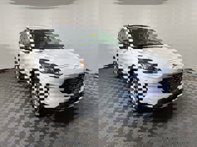 Certified 2022 Ford Escape SE w/ Cold Weather Package