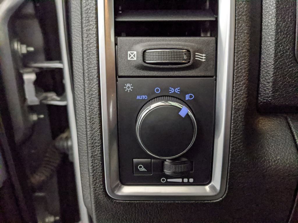 Used 2022 RAM 1500 Classic SLT w/ Electronics Group image 20