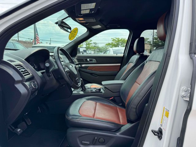 Certified 2019 Ford Explorer XLT w/ Equipment Group 202A AWD/4WD image 17