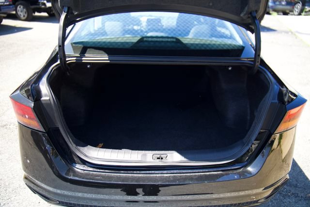 Used 2025 Nissan Altima 2.5 SV FWD image 23