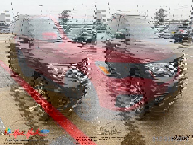 Used 2020 Nissan Pathfinder SV image 1