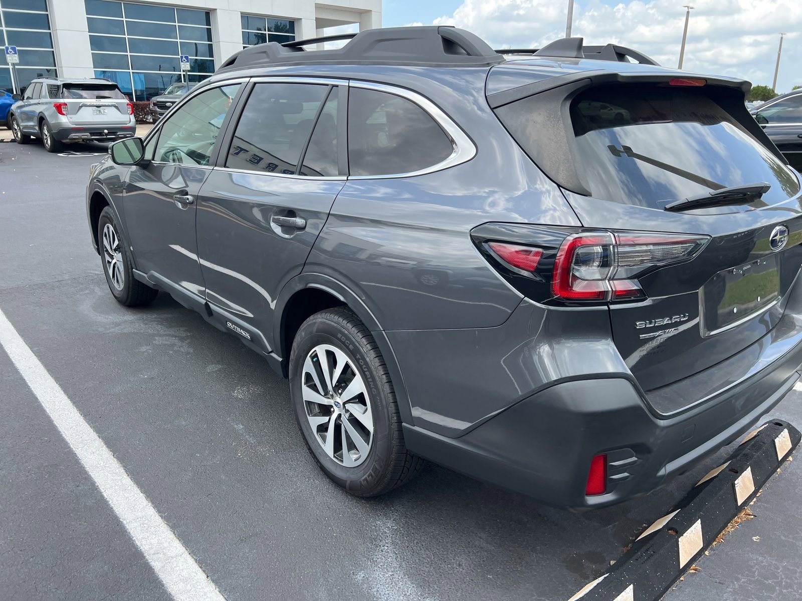 Used 2021 Subaru Outback Premium image 42