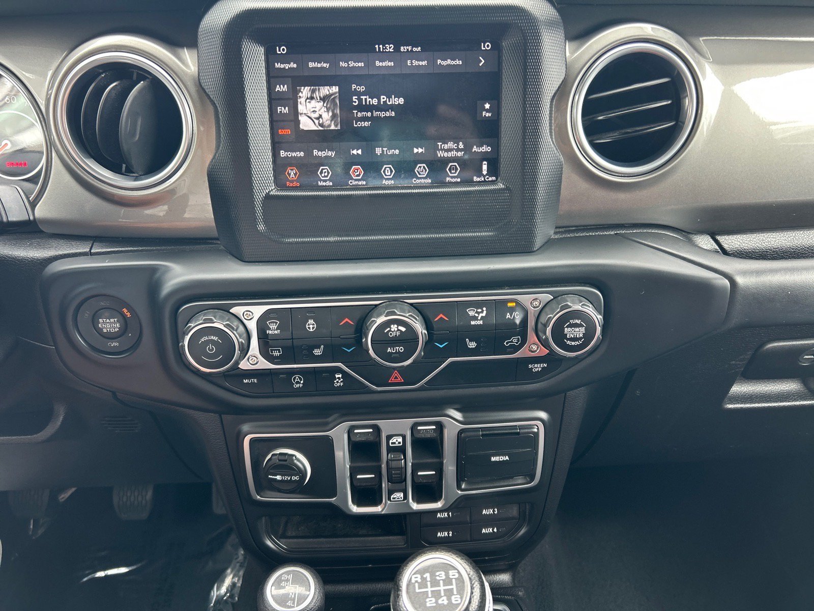 Used 2018 Jeep Wrangler Unlimited Sahara AWD/4WD image 27