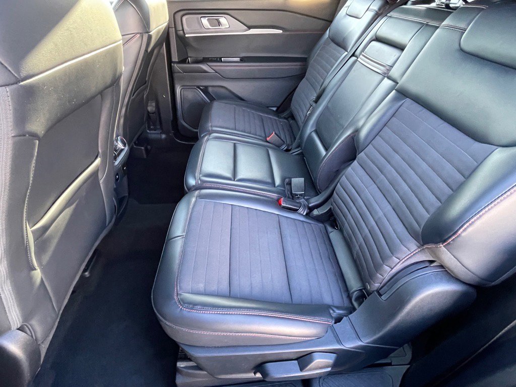 Certified 2025 Ford Explorer ST-Line w/ ST-Line Street Pack image 14