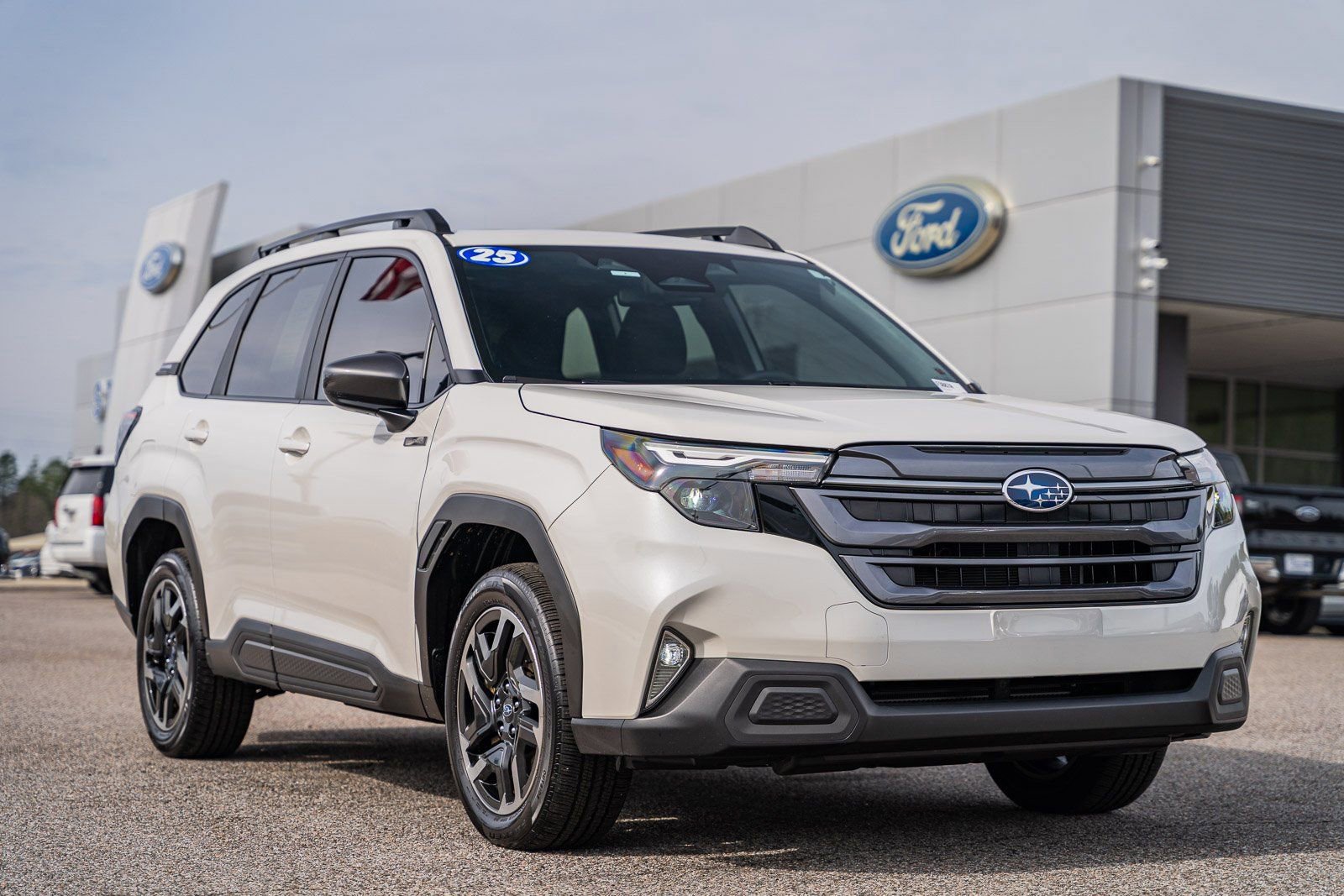 Used 2025 Subaru Forester Premium image 7