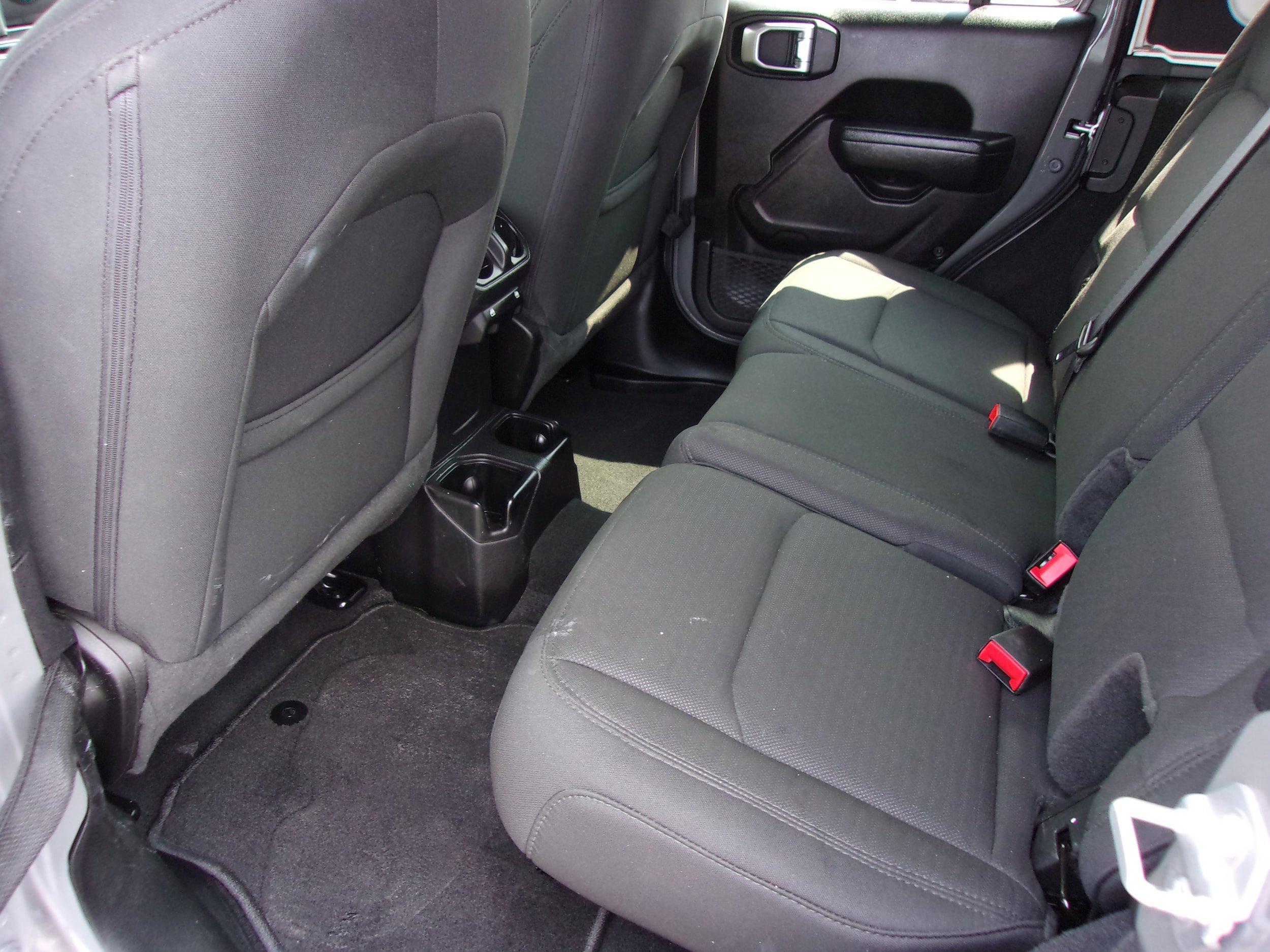 Used 2022 Jeep Wrangler Unlimited Sport AWD/4WD image 12