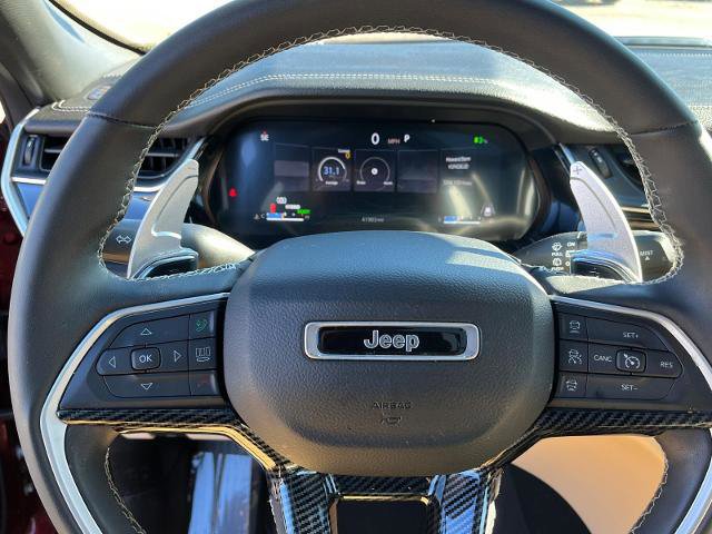 Used 2023 Jeep Grand Cherokee 4WD 4xe w/ Luxury Tech Group II image 17