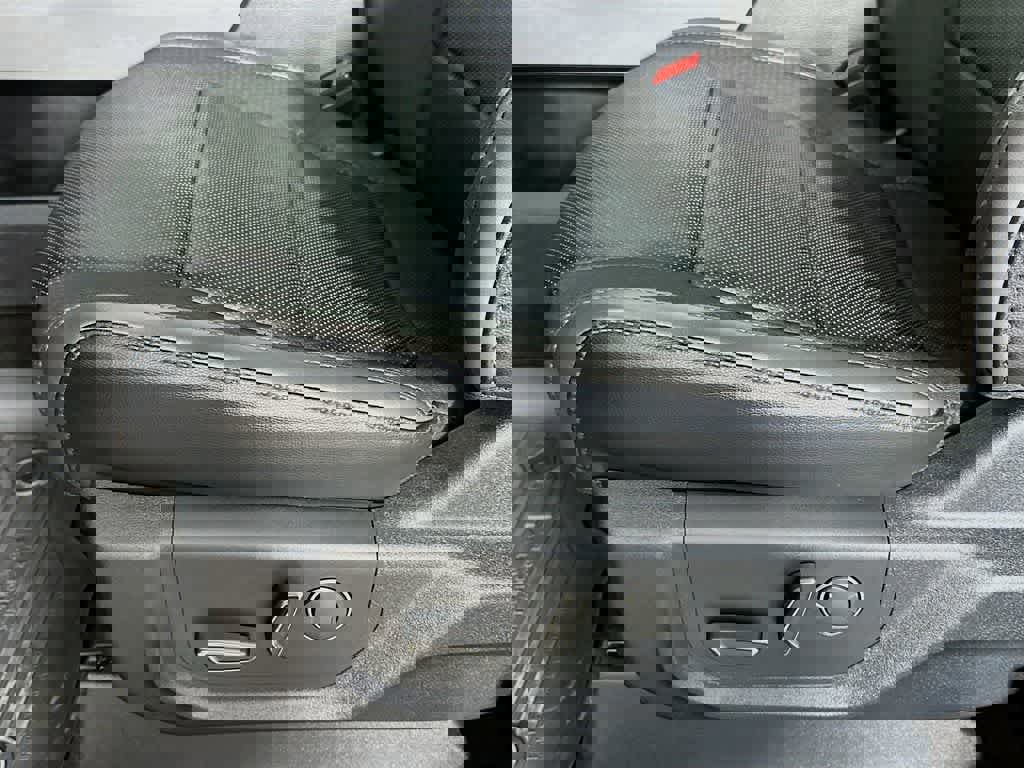 Certified 2019 Ford F150 Raptor w/ Equipment Group 802A Luxury image 30