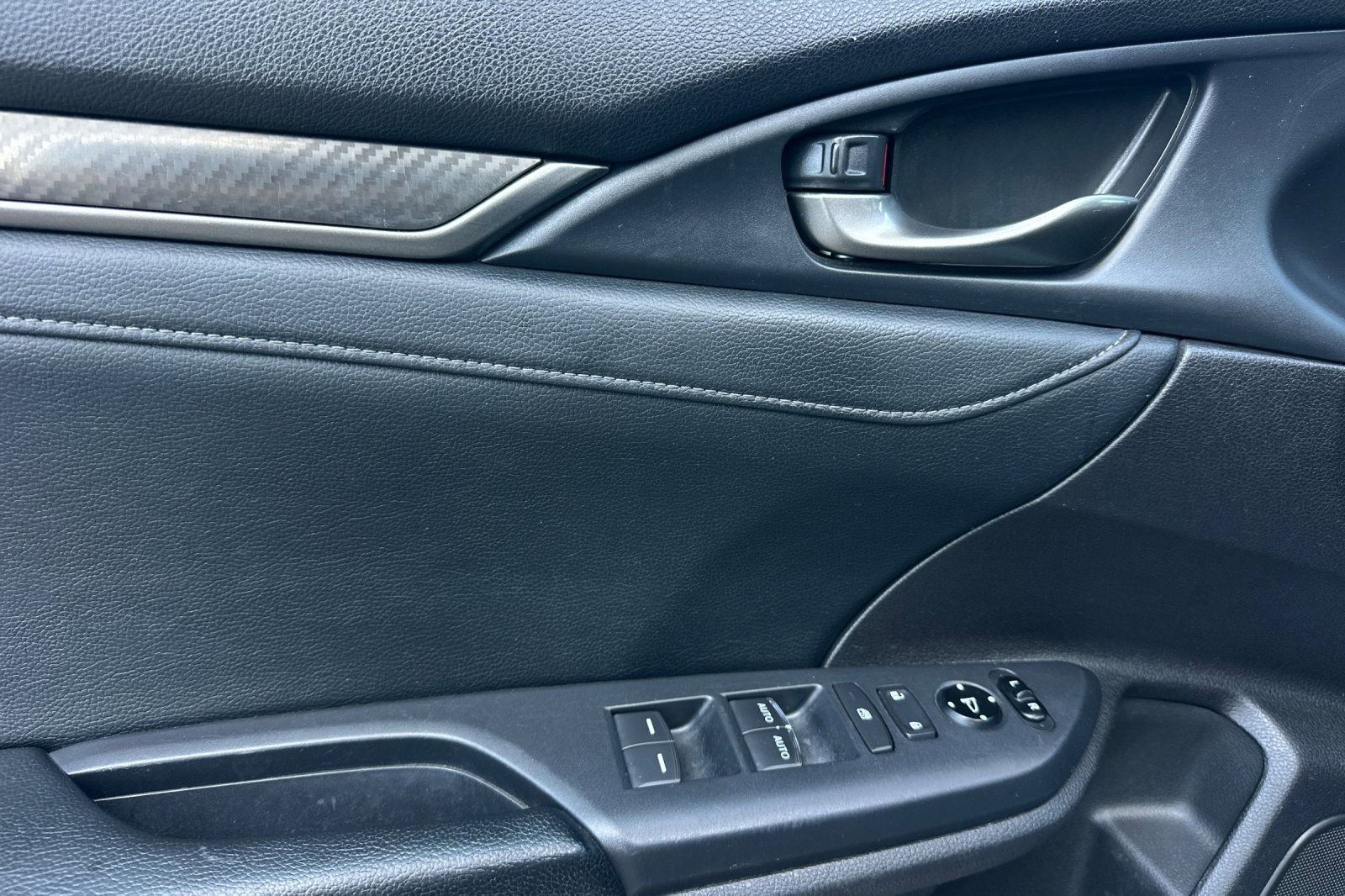 Used 2019 Honda Civic Sport Touring image 10