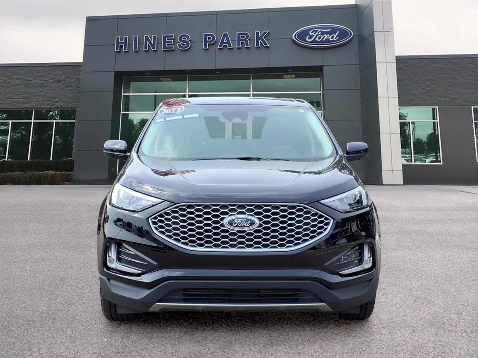 Certified 2023 Ford Edge SEL w/ Convenience Package AWD/4WD image 2