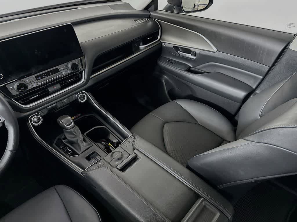 Used 2024 Toyota Grand Highlander AWD image 11