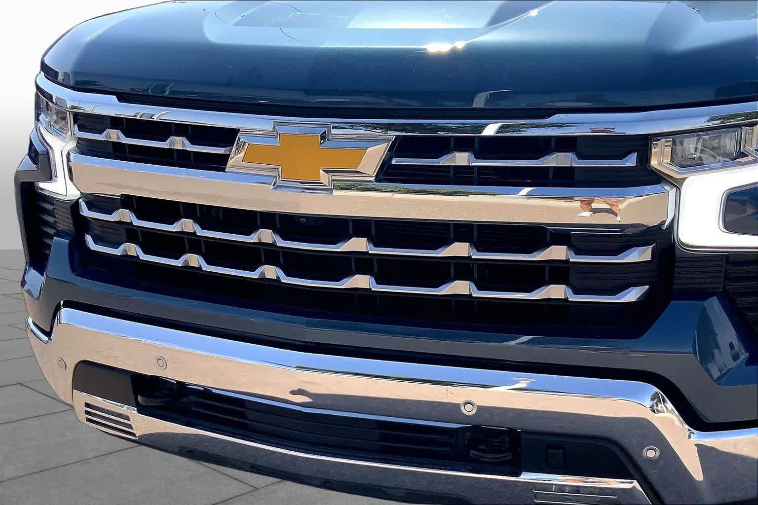 Used 2024 Chevrolet Silverado 1500 LTZ w/ LTZ Convenience Package II RWD image 30