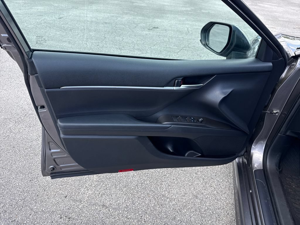 Used 2021 Toyota Camry SE FWD image 13