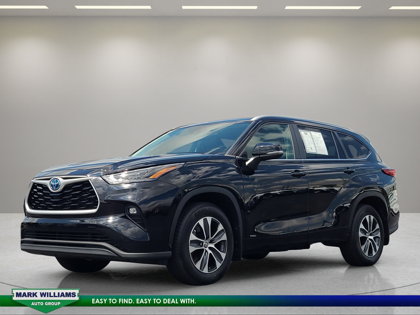 Used 2023 Toyota Highlander XLE AWD/4WD image 8