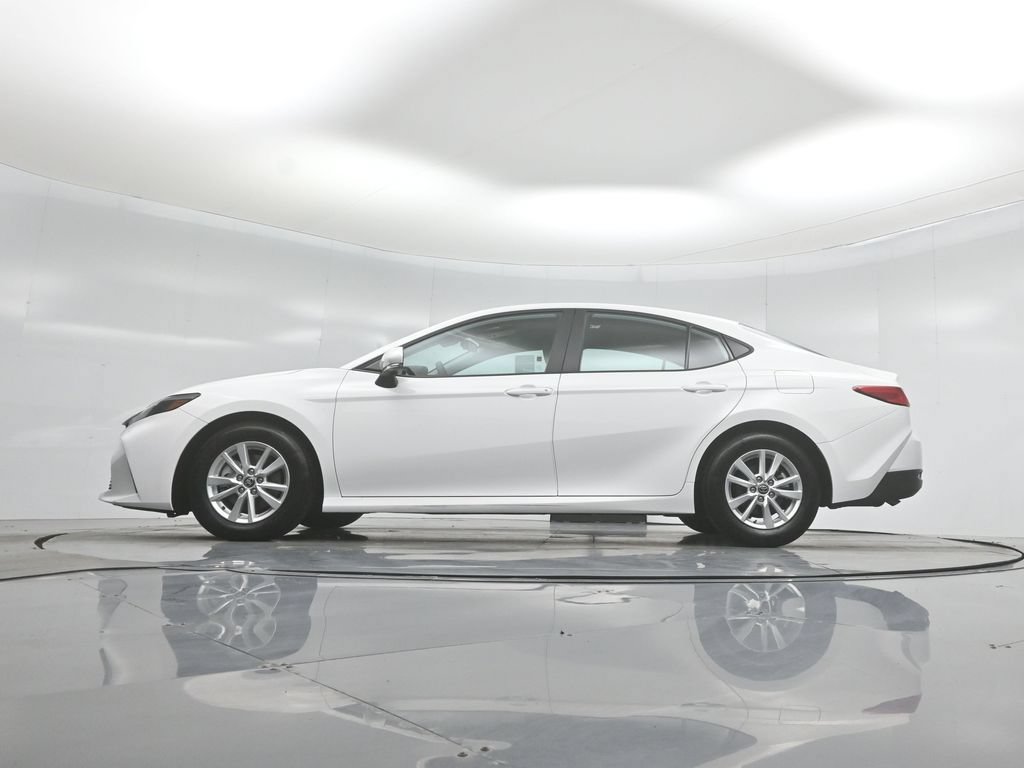 Used 2025 Toyota Camry LE FWD image 7