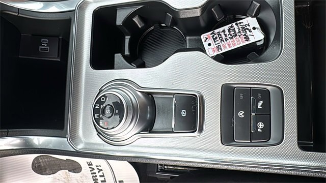 Certified 2024 Ford Edge Titanium w/ Titanium Elite Package image 28