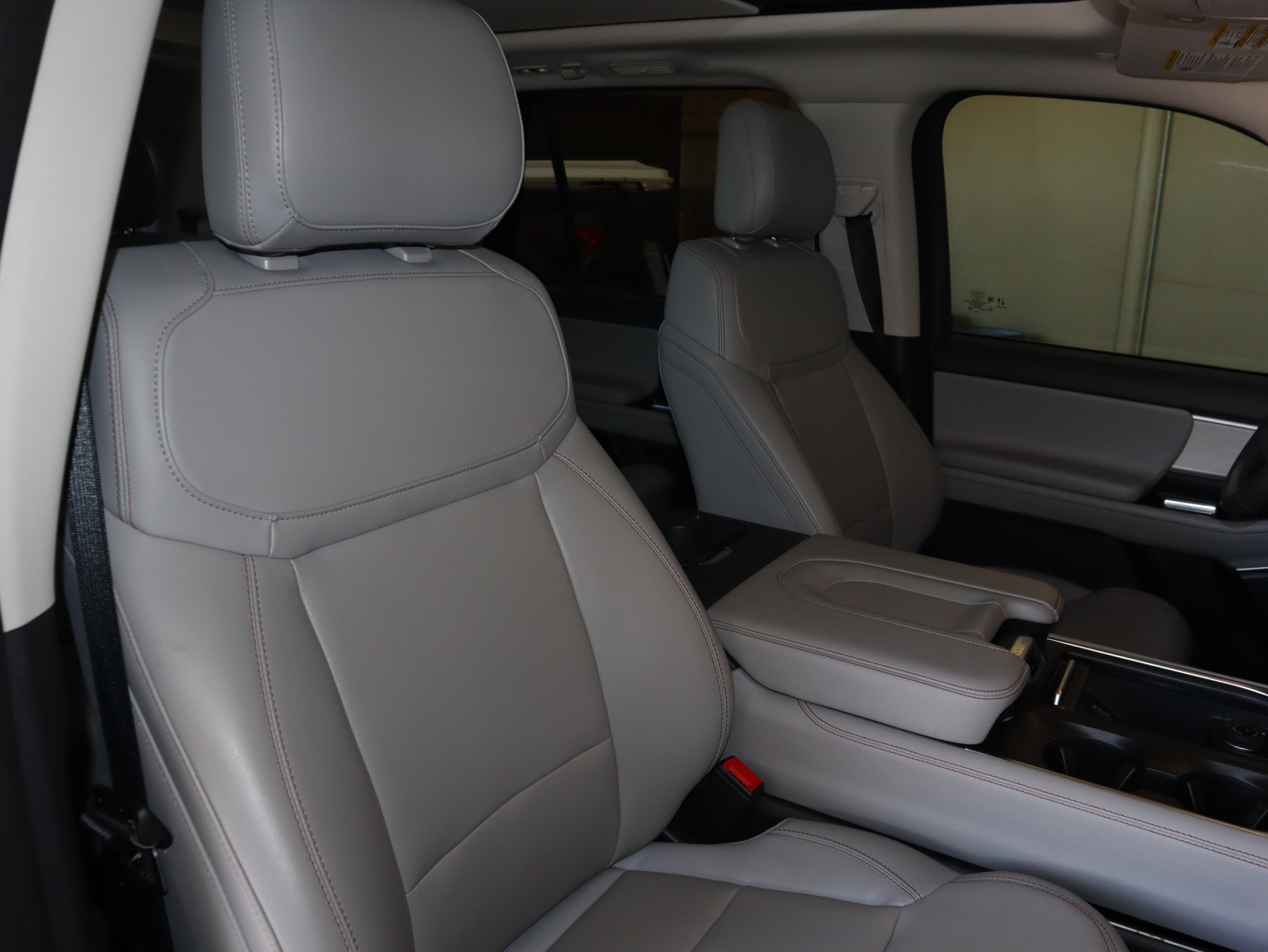 Certified 2025 Ford Expedition Active AWD/4WD image 44