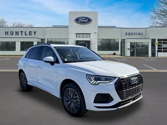 Used 2023 Audi Q3 2.0T Premium w/ Convenience Package AWD/4WD image 4