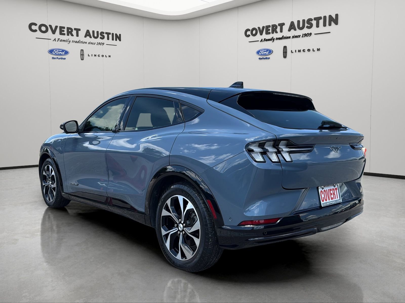 Certified 2023 Ford Mustang Mach-E Premium AWD/4WD image 3