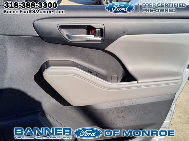 Used 2022 Toyota Highlander XLE image 25