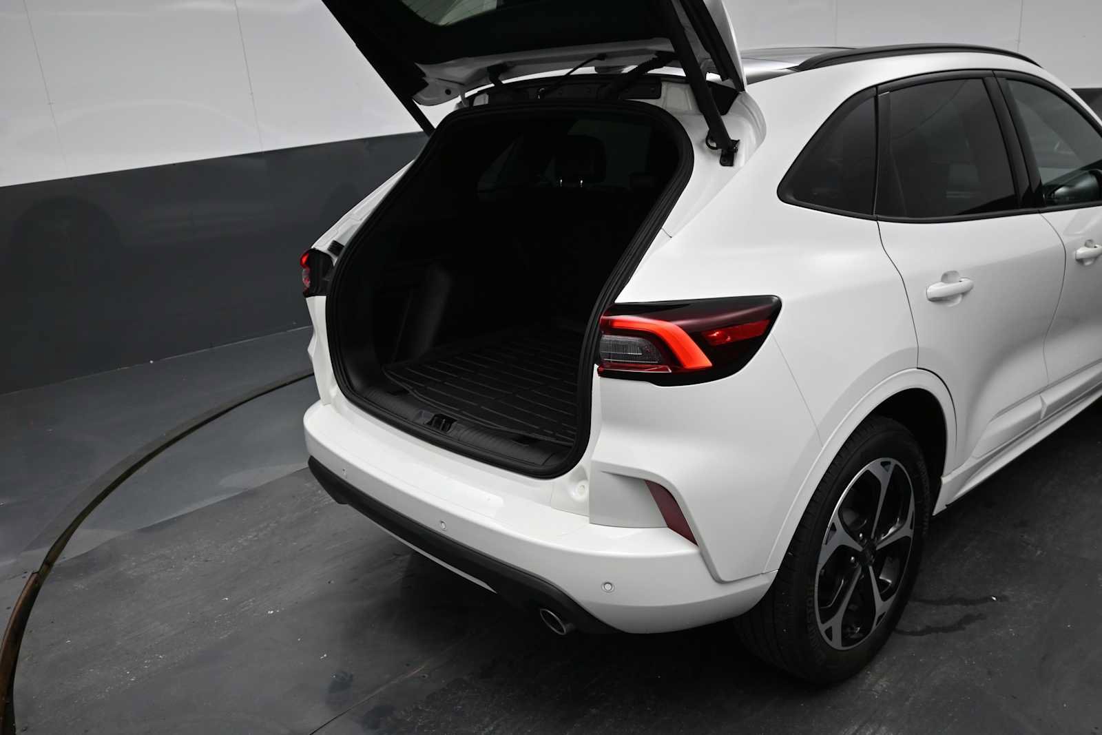 Certified 2025 Ford Escape ST-Line Elite w/ Premium Technology Package AWD/4WD image 22