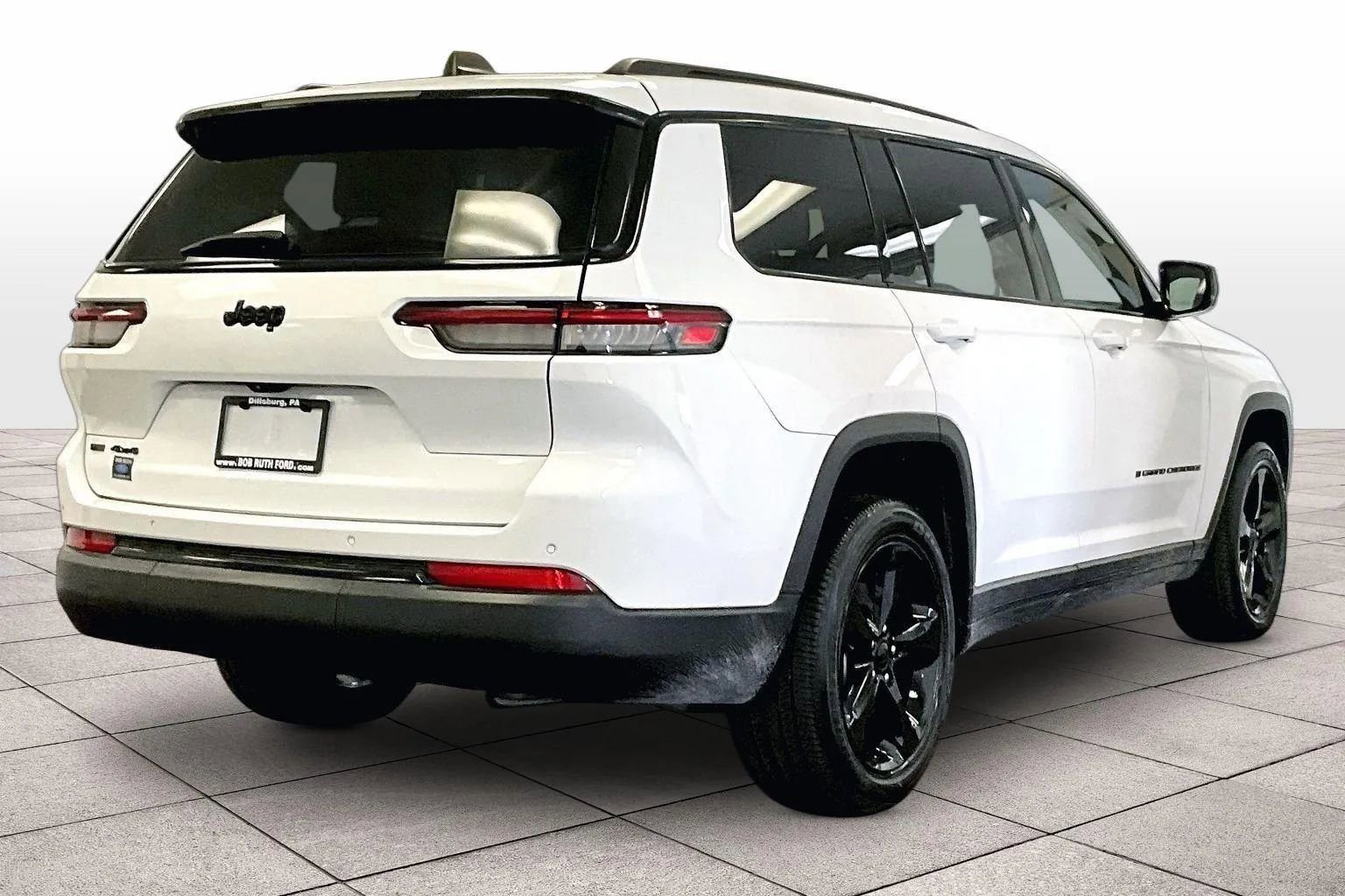 Used 2023 Jeep Grand Cherokee L Laredo image 11