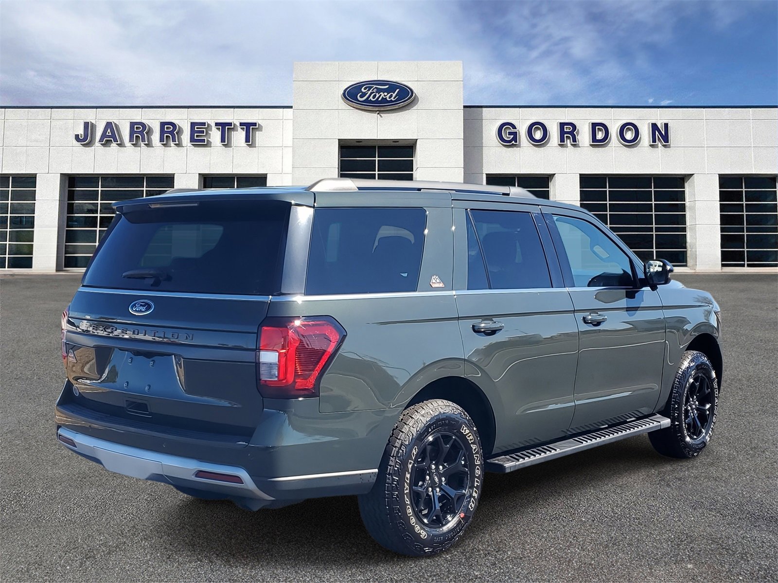 Certified 2023 Ford Expedition Timberline image 3