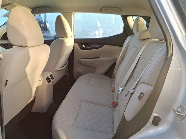 Used 2020 Nissan Rogue Sport SV image 10