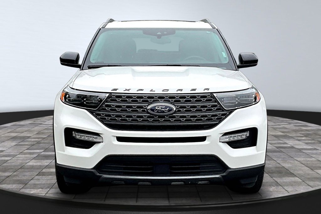 Certified 2023 Ford Explorer XLT w/ Equipment Group 202A AWD/4WD image 2