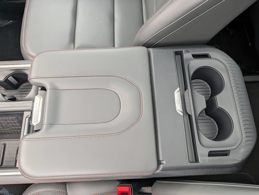Certified 2025 Ford Expedition Active AWD/4WD image 11