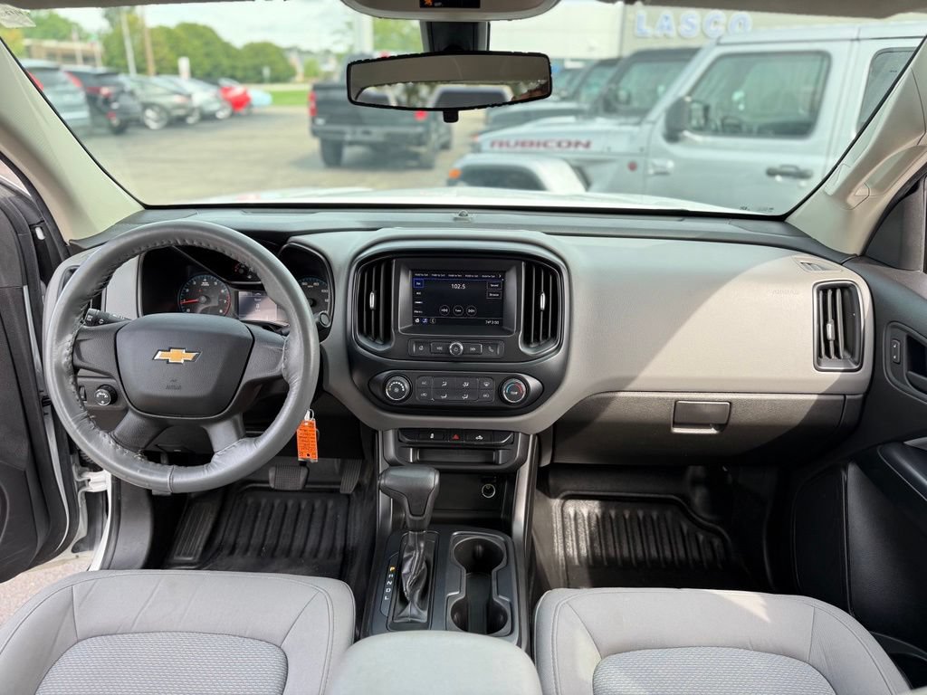 Used 2021 Chevrolet Colorado W/T RWD image 2