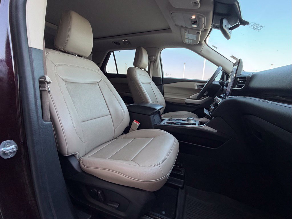 Certified 2022 Ford Explorer Limited w/ Limited Technology Package AWD/4WD image 23