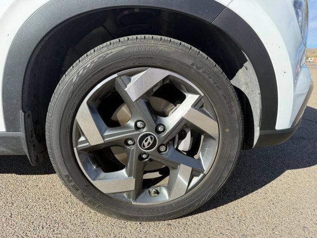 Used 2024 Hyundai Venue Limited FWD image 38
