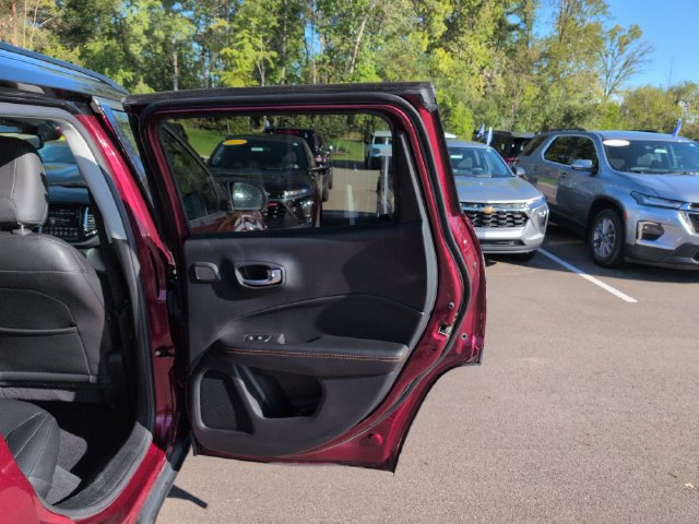 Used 2021 Jeep Compass Limited w/ Sun and Sound Group AWD/4WD image 17