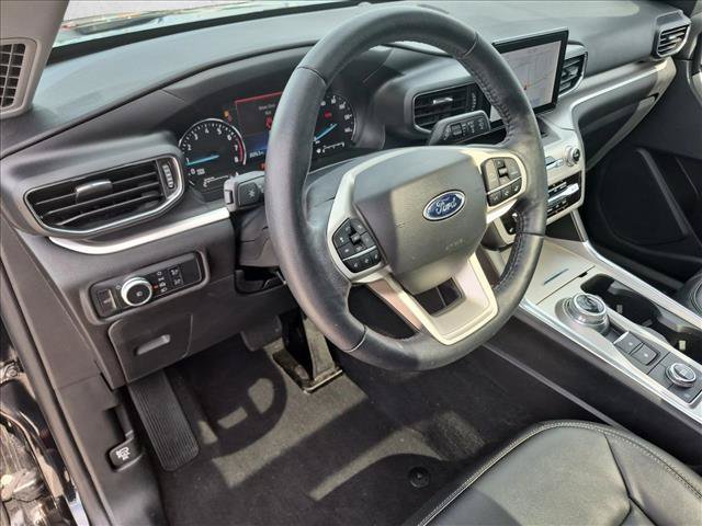 Certified 2022 Ford Explorer XLT w/ Equipment Group 202A AWD/4WD image 10