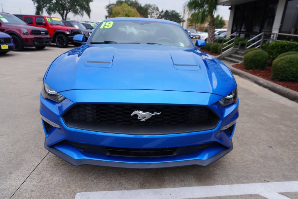 Certified 2019 Ford Mustang Coupe image 2