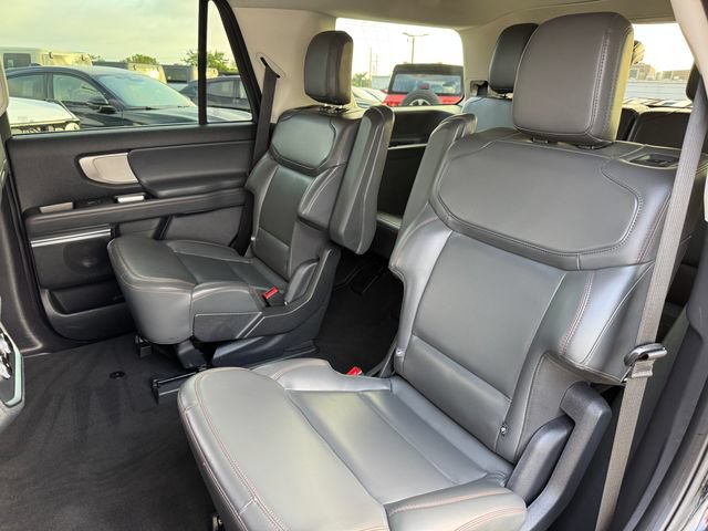 Certified 2025 Ford Expedition Active AWD/4WD image 16