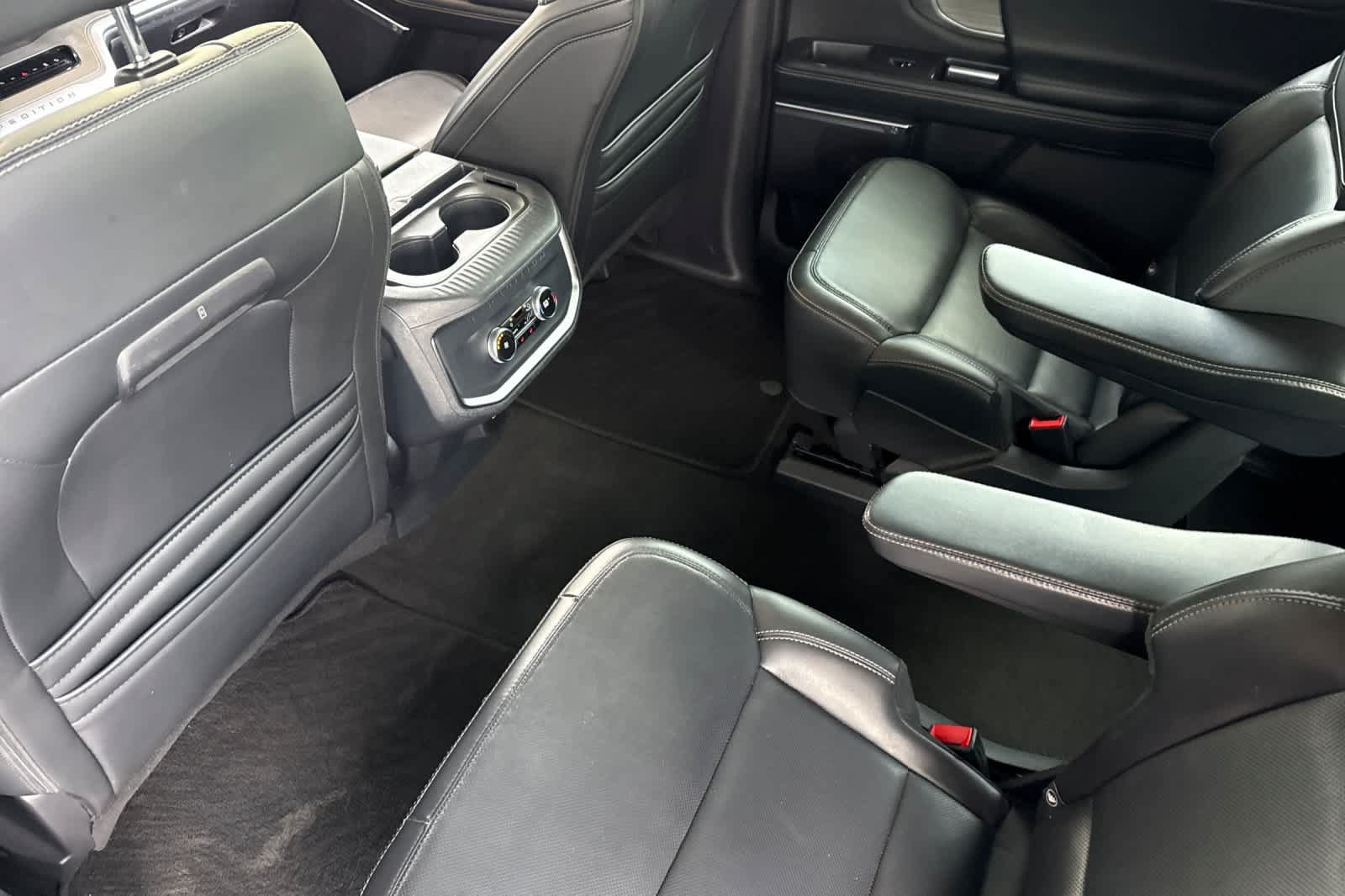 Certified 2025 Ford Expedition Max Platinum AWD/4WD image 4