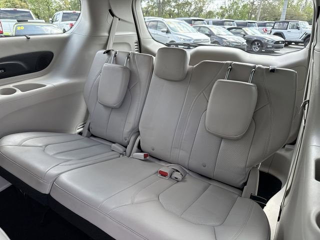 Used 2021 Chrysler Pacifica Touring-L w/ Premium & Safety Sphere Group image 33
