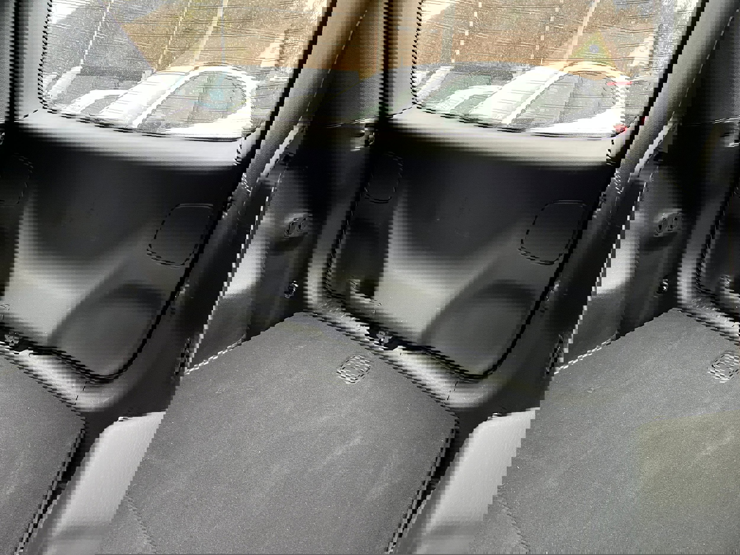 Used 2019 Jeep Cherokee Limited image 13