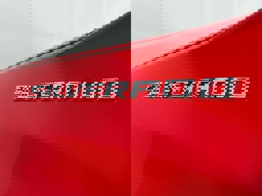 Used 2025 Chevrolet Silverado 1500 LT image 7