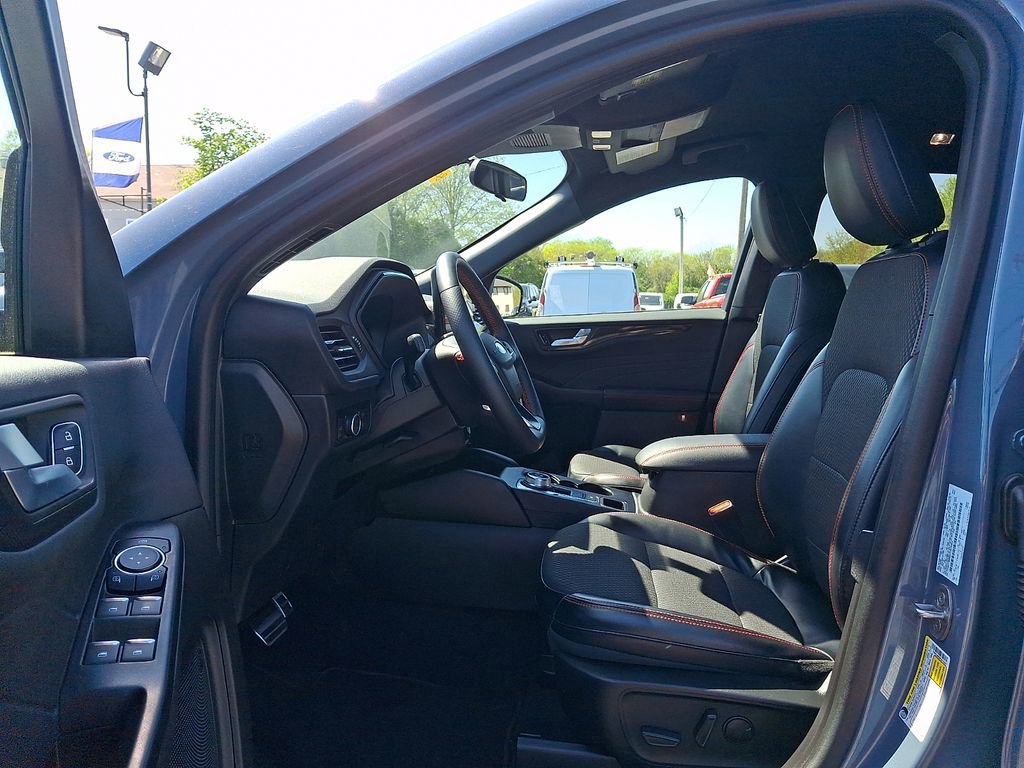 Certified 2023 Ford Escape ST-Line w/ Tech Pack #1 AWD/4WD image 13
