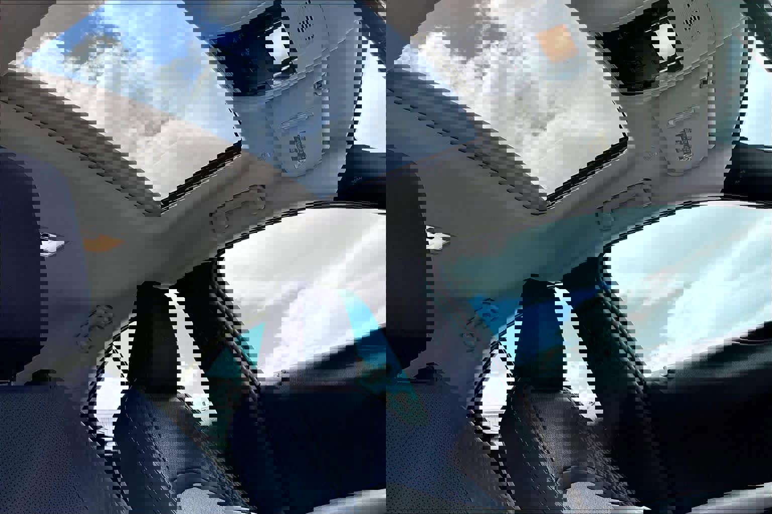 Used 2020 Lexus UX 250h w/ Premium Package image 13