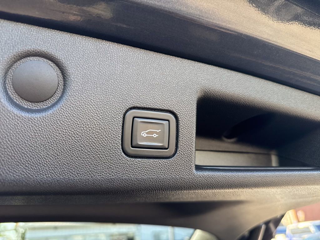 Used 2022 Chevrolet Equinox LT AWD/4WD image 13