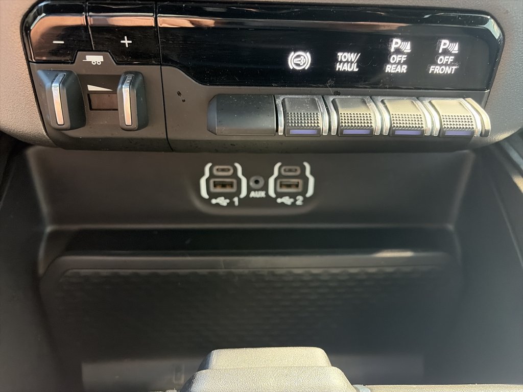 Used 2024 RAM 2500 Big Horn w/ Night Edition AWD/4WD image 26