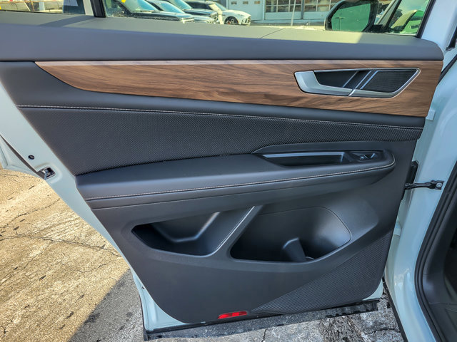 Used 2025 Volkswagen Atlas SE image 19