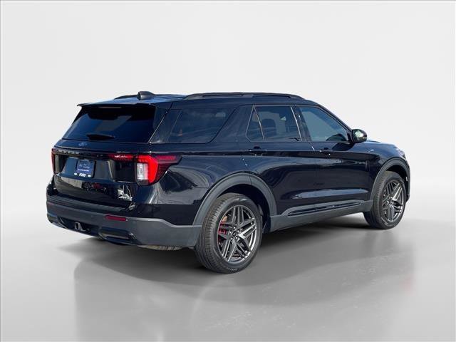 Certified 2025 Ford Explorer ST-Line w/ ST-Line Street Pack image 4