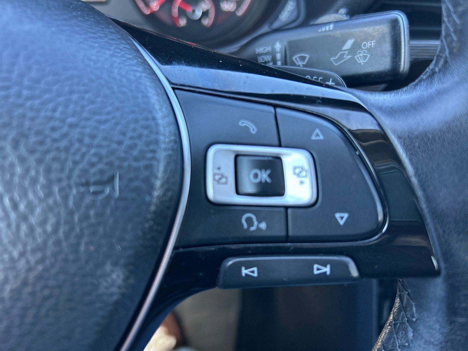 Used 2020 Volkswagen Passat 2.0T R-Line image 22